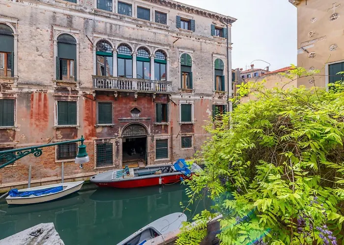 Cannaregio Romantic View Apartment